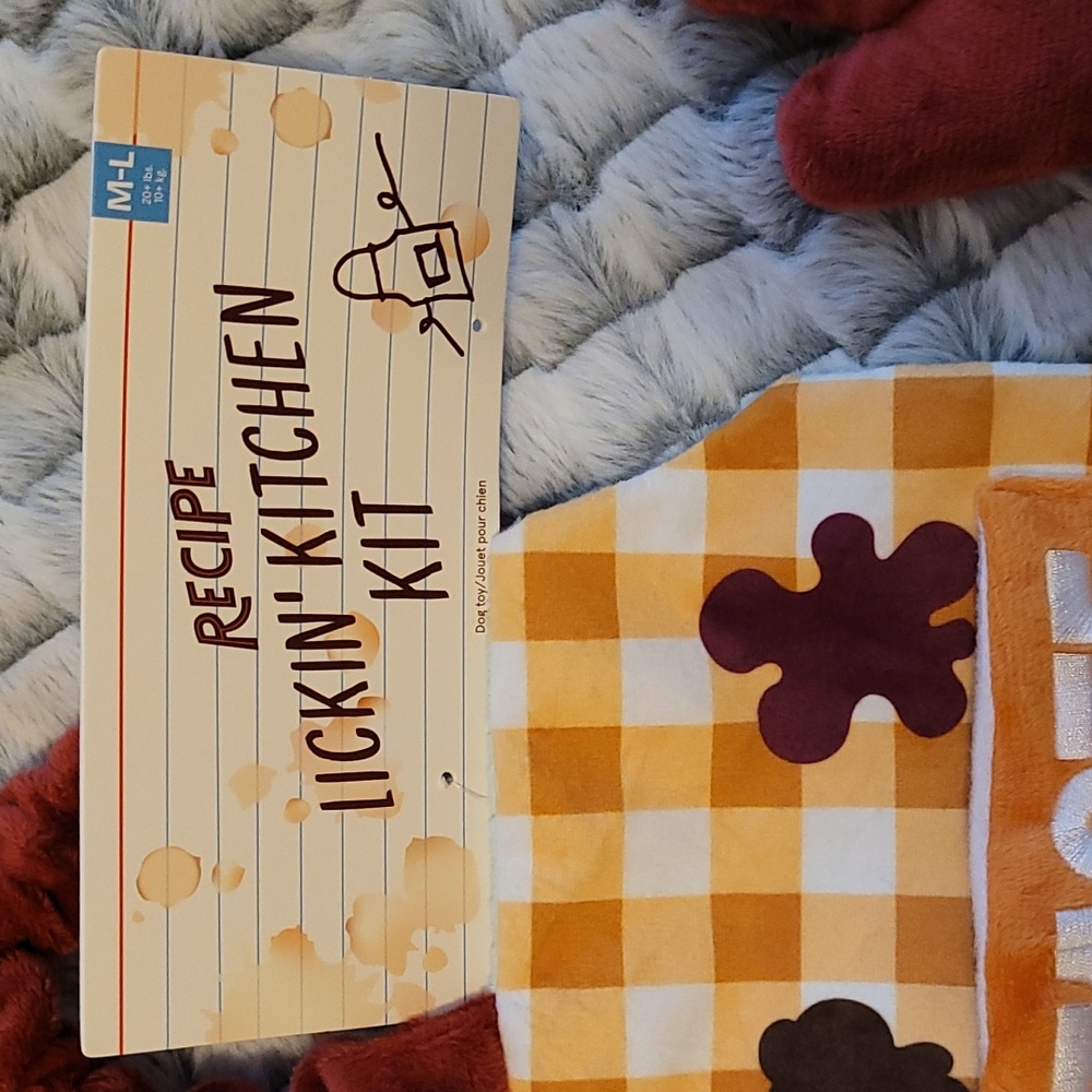Barkbox Lickin' Kitchen Kit 2 piece set NWT - Picture 3 of 4